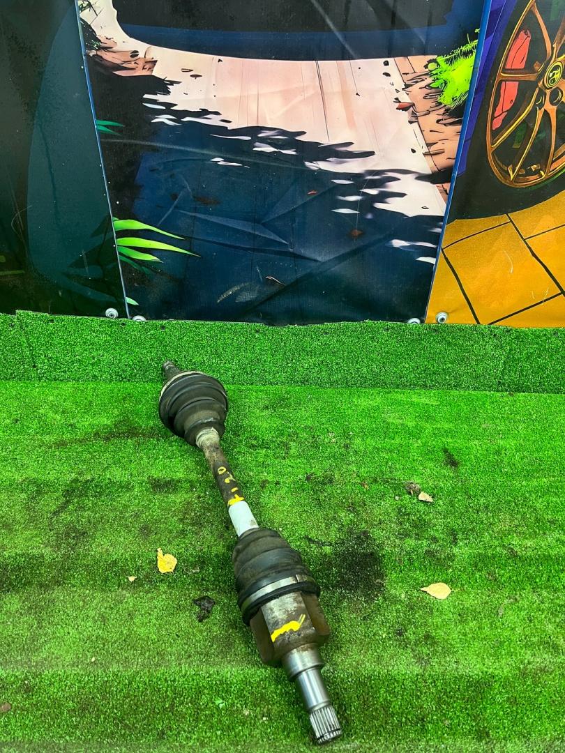 полуось (приводной вал, ШРУС) Ford Focus 1 поколение CAK 2001, 2.0 л., AODB, бензин, АКПП, седан - фото №1