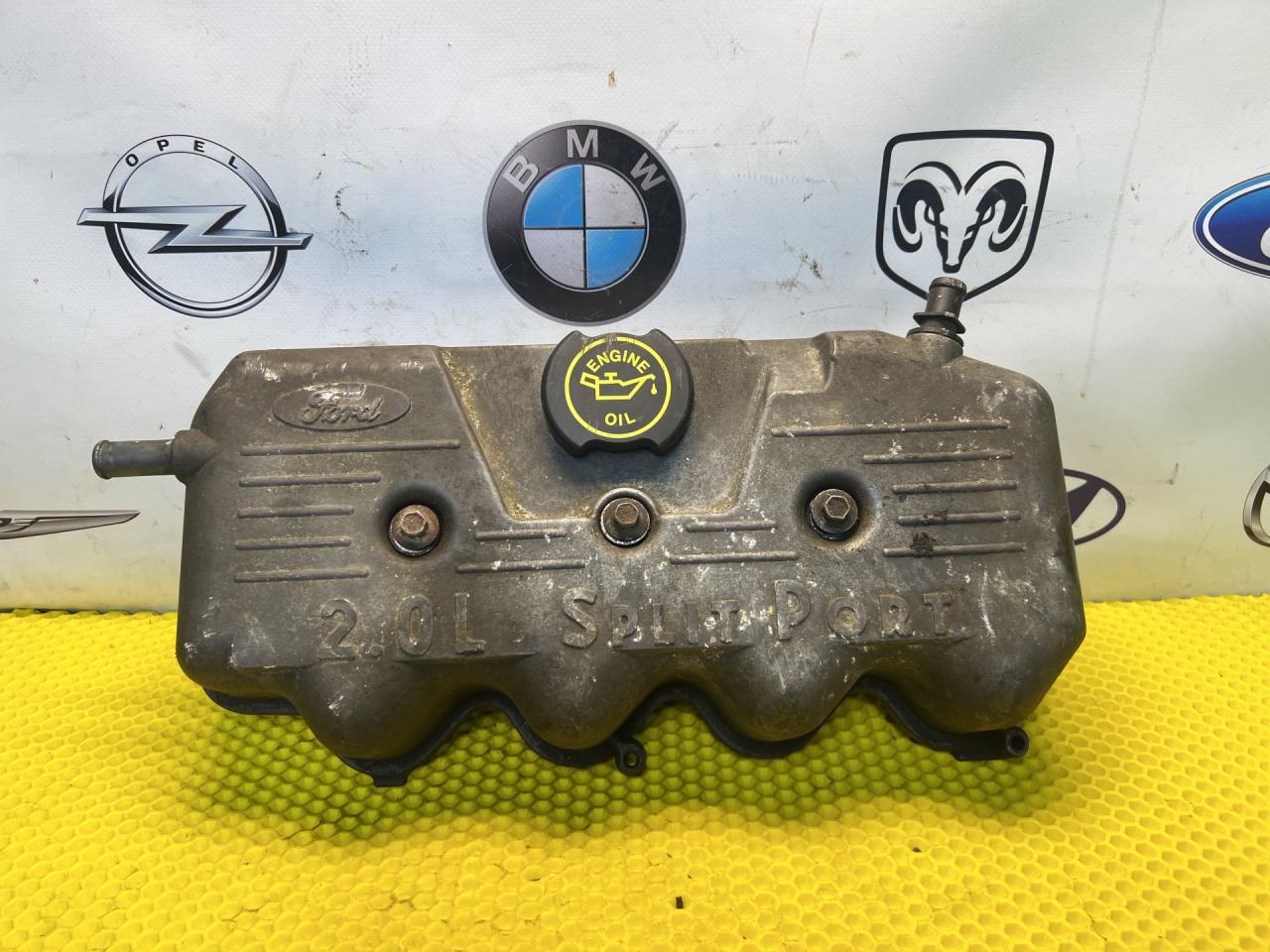 клапанная крышка Ford Focus 1 поколение CAK 2000, 2.0 л., EDBB, бензин, АКПП, черный, седан, передний привод - фото №1