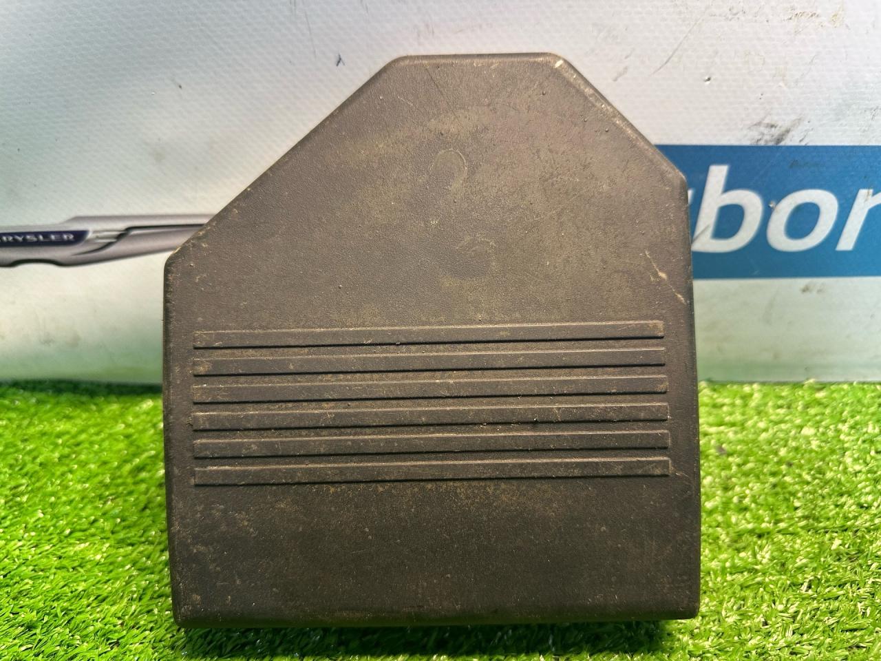 планка под капот BMW 5 серия E34 1990, 2.0 л., M50 B20 TU, бензин, МКПП, седан, 1714.8741 - фото №1