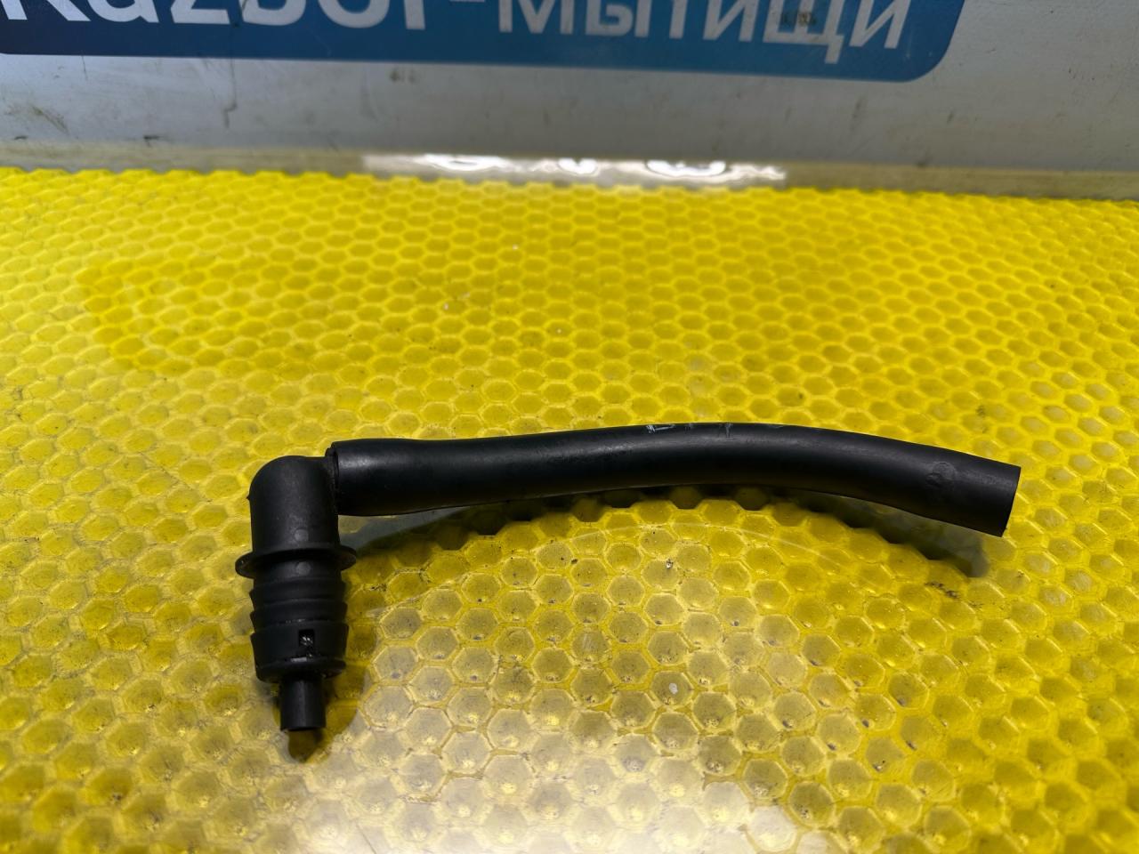 трубка вентиляции картерных газов BMW 5 серия E34 1990, 2.0 л., M50 B20 TU, бензин, МКПП, седан - фото №1