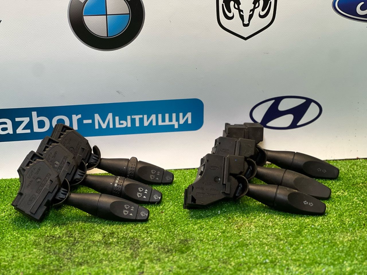 переключатель дворников Ford Focus 1 поколение CAK 2001, 2.0 л., AODB, бензин, АКПП, седан - фото №1