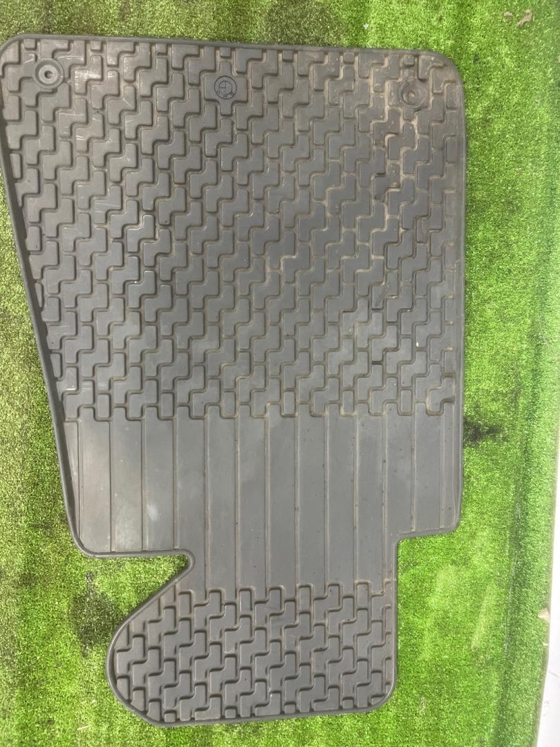 коврик салона левый BMW 5 серия E34 1991, 2.0 л., M50 B20, бензин, МКПП, седан, задний привод, 20120WE, 51474195891 - фото №1