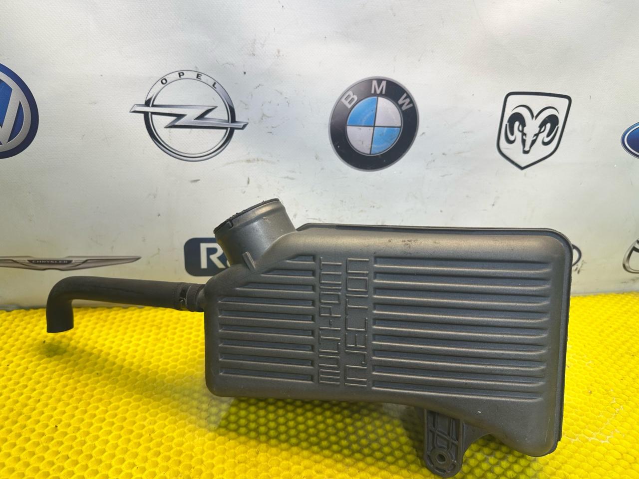 корпус воздушного фильтра Chrysler Sebring 1 поколение FJ 1998, 2.4 л., EDZ, бензин, АКПП, седан - фото №1