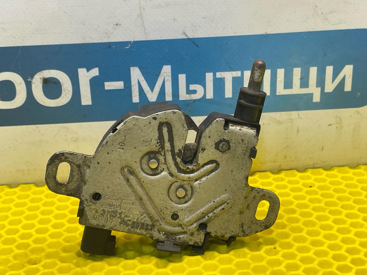 замок капота Ford Focus 2 поколение BK 2006, 1.4 л., ASDB, бензин, желтый, купе, передний привод - фото №1