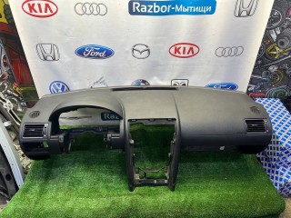 панель передняя салона (торпедо) Ford Mondeo 3 поколение 2002, 2.0 л., бензин, МКПП, седан