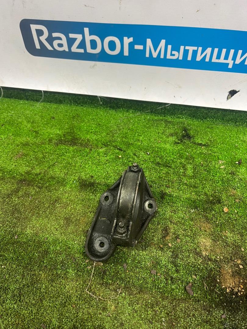 кронштейн полуоси Ford Focus 1 поколение CAK 2001, 2.0 л., AODB, бензин, АКПП, седан - фото №1