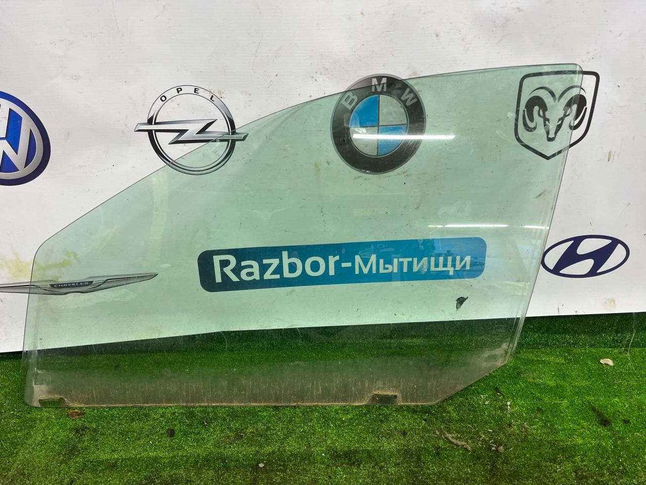 стекло двери передней левой Ford Focus 1 поколение CAK 2001, 2.0 л., AODB, бензин, АКПП, седан - фото №1