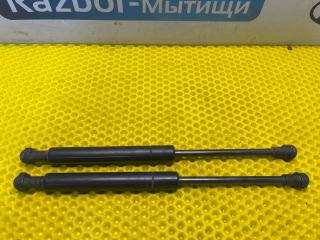 амортизатор крышки багажника (3-5 двери) Ford Focus 1 поколение [рестайлинг] 2003, 1.6 л., FYDA, бензин, МКПП, серебристый, седан