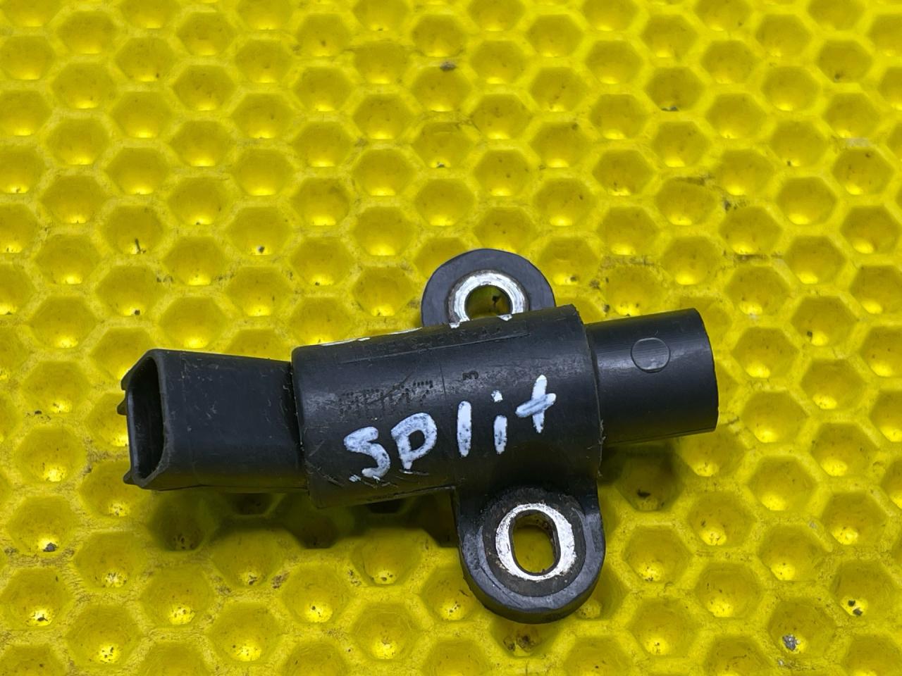 датчик коленвала Ford Focus 1 поколение CAK 2001, 2.0 л., АКПП, 1S4E6C315AA - фото №1