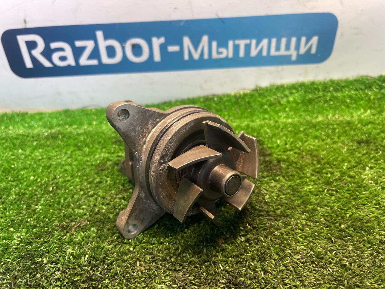 помпа Ford Mondeo 3 поколение 2003, 2.0 л., бензин, МКПП, универсал - фото №1