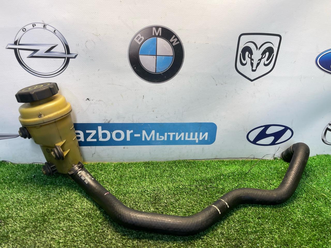 бачок гидроусилителя Ford Focus 1 поколение 2001, 2.0 л., EDDB, бензин, АКПП, седан, 98AG-3R700AH - фото №1