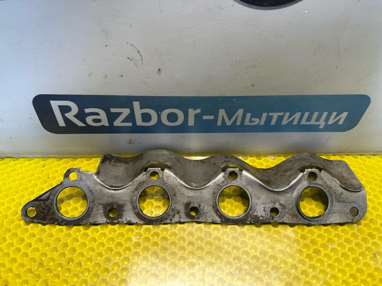 тепловой экран моторного отсека Hyundai Getz 1 поколение 2005, 1.3 л., G4EA, бензин, МКПП, красный, передний привод - фото №1