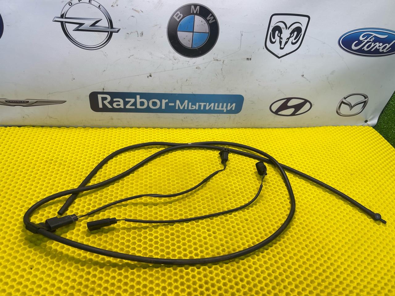 форсунка омывателя лобового стекла Ford Mondeo 3 поколение 2003, 2.0 л., бензин, МКПП, универсал, 2S71-17606 - фото №1