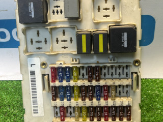 блок предохранителей Ford Focus 1 поколение [рестайлинг] CAK 2004, 1.8 л., EYDE, бензин, МКПП, серебро, седан, передний привод