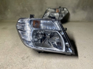фара правая Nissan Navara D40 2010, дизель, МКПП