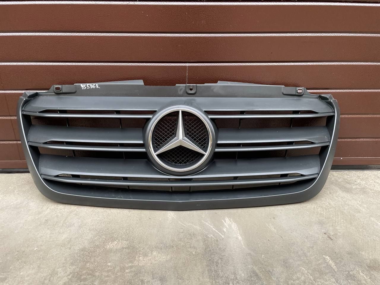 решетка радиатора Mercedes-Benz Sprinter W907/W910 2020, 2.2 л., дизель, МКПП, микроавтобус, A9108852600 - фото №1