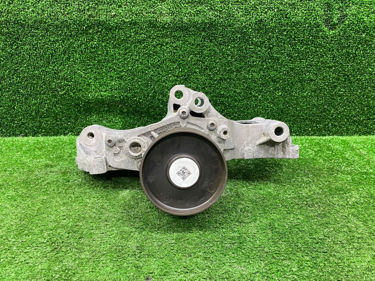 помпа BMW X3 G01 2019, 3.0 л., B58B30, бензин, АКПП, внедорожник 5 дв., полный привод, 7643067, 11517643067 - фото №1