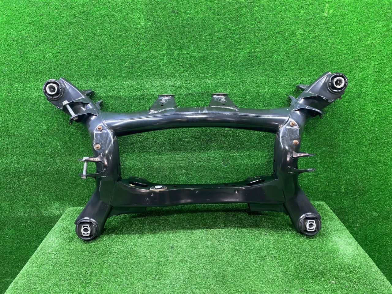 балка подвески задняя BMW 3 серия G20 2020, 3.0 л., B58B30, бензин, АКПП, black sapphire metallic (475), седан, полный привод, 6876538, 33316876538 - фото №1