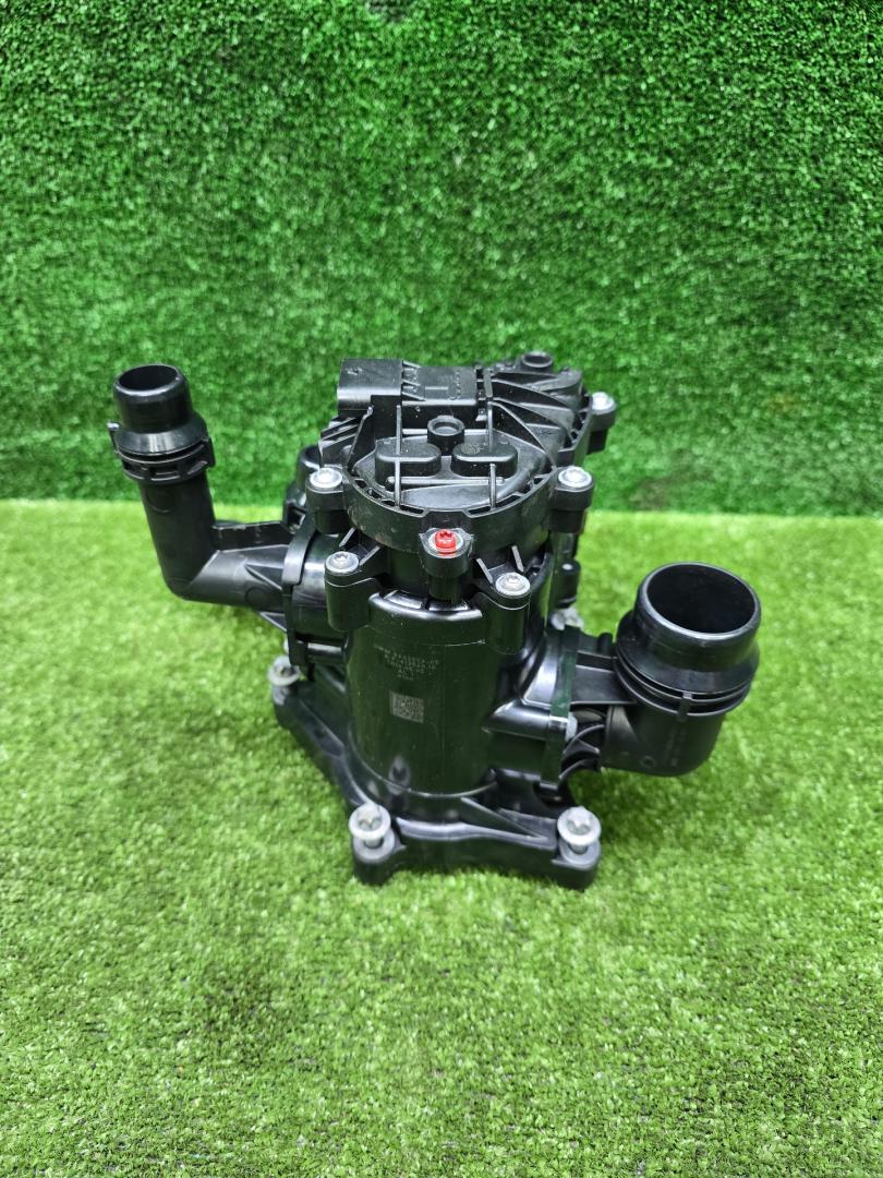 термостат BMW 3 серия G20 2020, 3.0 л., B58B30, бензин, АКПП, black sapphire metallic (475), седан, полный привод, 8642559, 11538642559 - фото №1