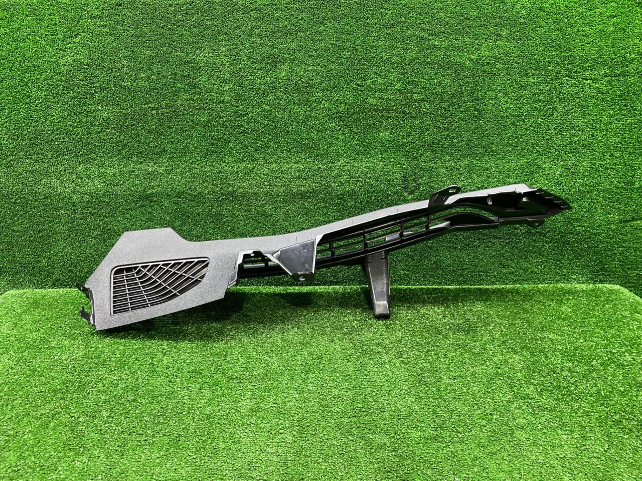 направляющая шторки багажника (салазки) BMW X5 G05 2022, 3.0 л., B58B30, бензин, АКПП, 416, внедорожник 5 дв., задний привод, 7438181, 51477479953 - фото №1