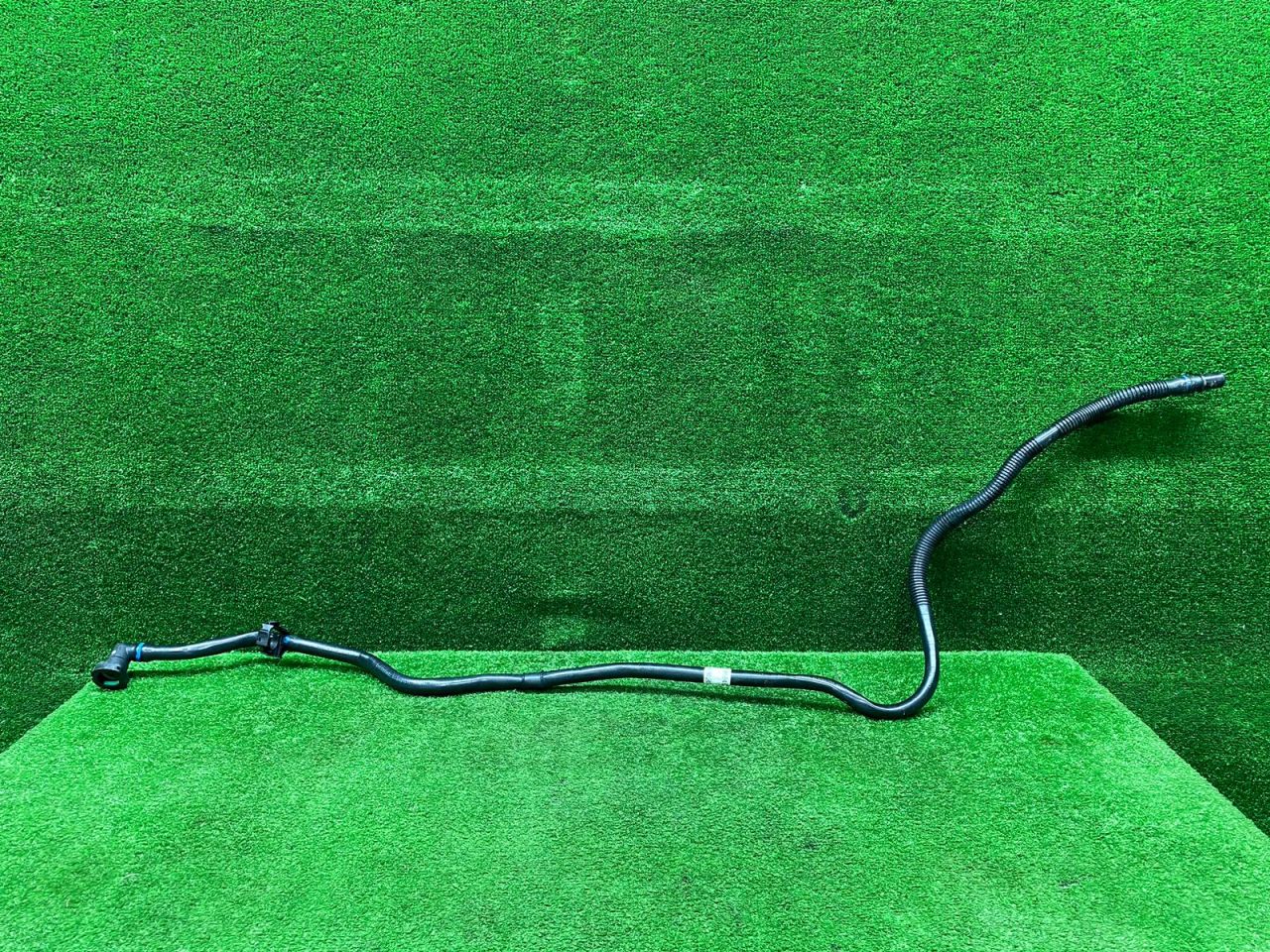 трубка вентиляции бака BMW X7 G07 2020, 3.0 л., B58B30, бензин, АКПП, внедорожник 5 дв., полный привод, 7471749, 16137471749 - фото №1