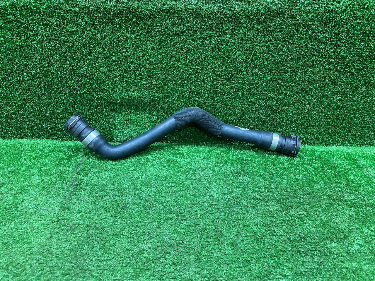 патрубок радиатора BMW X5 G05 2022, 3.0 л., B58B30, бензин, задний привод, 8654310, 17128654310 - фото №1