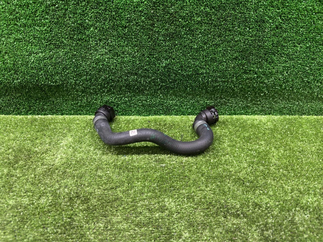 патрубок (трубопровод, шланг) BMW 8 серия G14/G15 G16 2020, 4.4 л., N63 B44 C, бензин, АКПП, mineralweiß metallic (a96), седан, 7933660, 16269713PL, 1712, 17127933660, 793366001 - фото №1