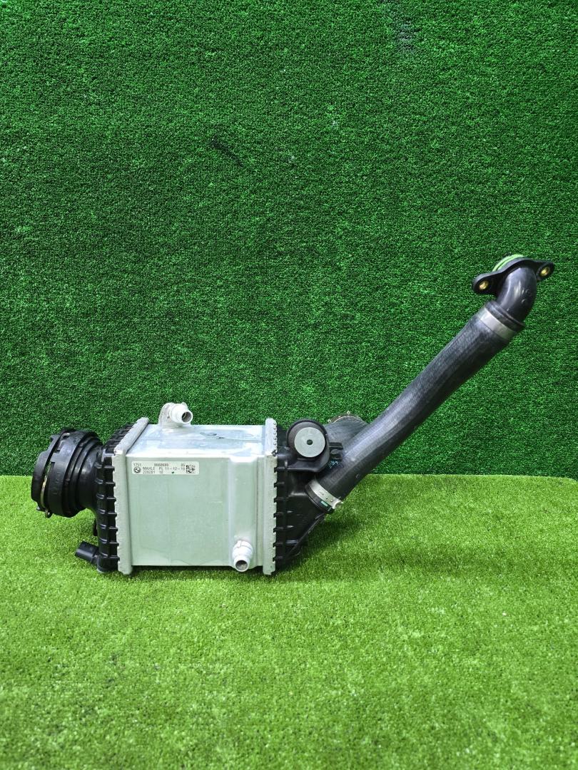 интеркулер BMW X7 G07 2021, 4.4 л., N63B44D, бензин, 416 carbon-schwarz, внедорожник 5 дв., полный привод, 8660689, 17518660689