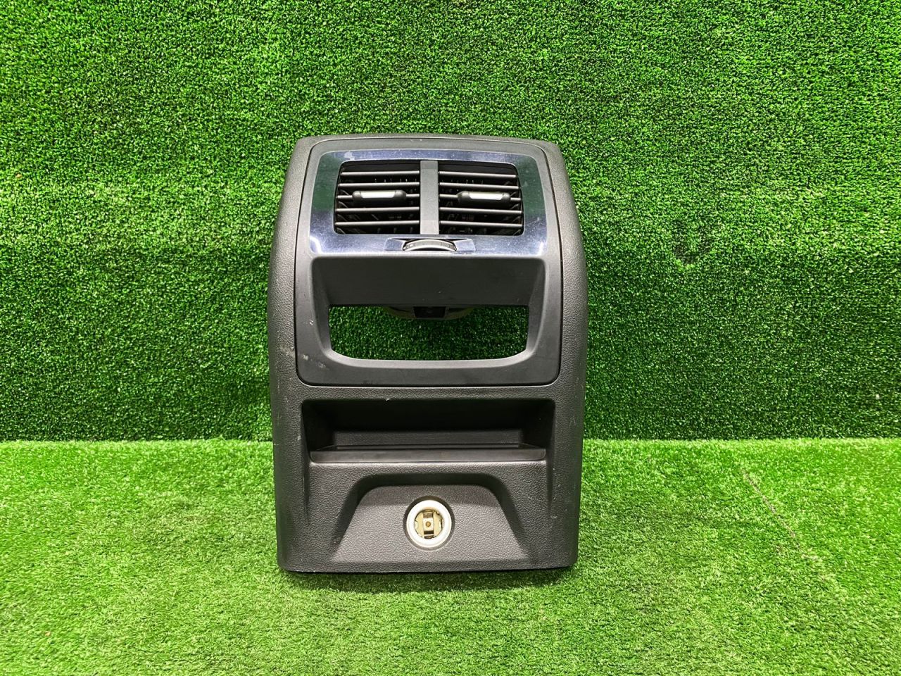 Декоративная накладка центральной консоли BMW X3 G01 2019, 3.0 л., B58B30, бензин, АКПП, внедорожник 5 дв., полный привод, 6813111, 9363822, 64229363822, 51166813111 - фото №1