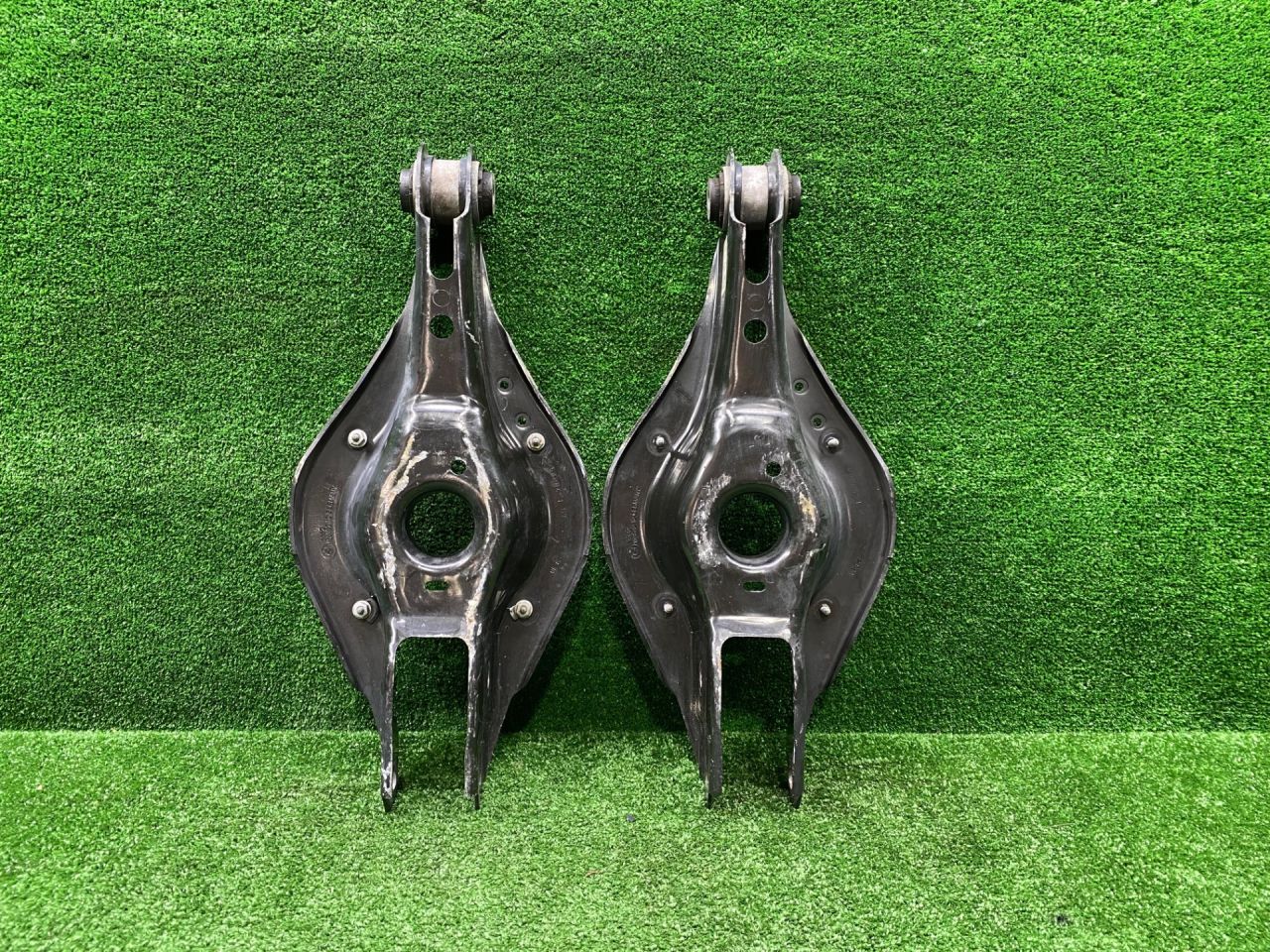 рычаг задний BMW 3 серия G20 2020, 3.0 л., B58B30, бензин, АКПП, black sapphire metallic (475), седан, полный привод, 6886448, 33326886448 - фото №1