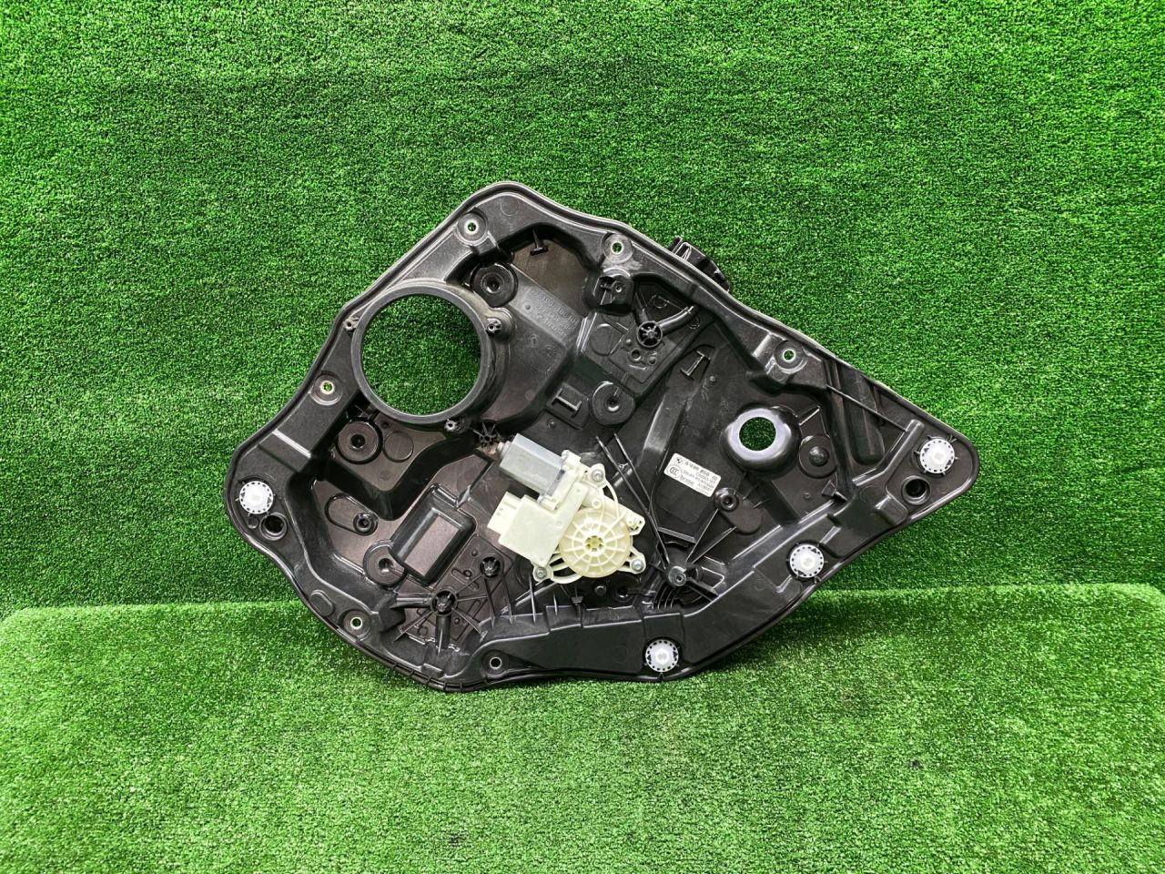 стеклоподъемник задний правый BMW 3 серия G20 2020, 3.0 л., B58B30, бензин, АКПП, black sapphire metallic (475), седан, полный привод, 8498856, 51358498856 - фото №1