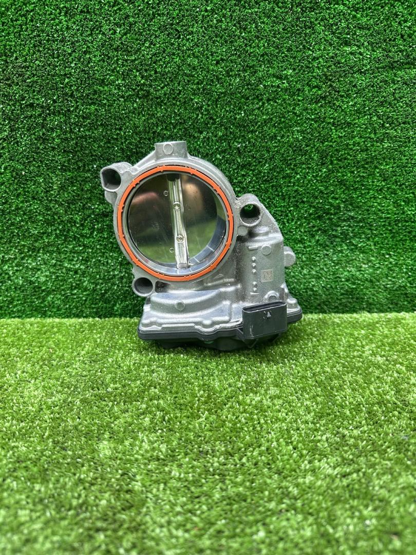 заслонка дроссельная BMW X5 G05 2020, 3.0 л., B58B30, бензин, АКПП, a96, внедорожник 5 дв., 8667415, 13548667415, A2C11226200 - фото №1