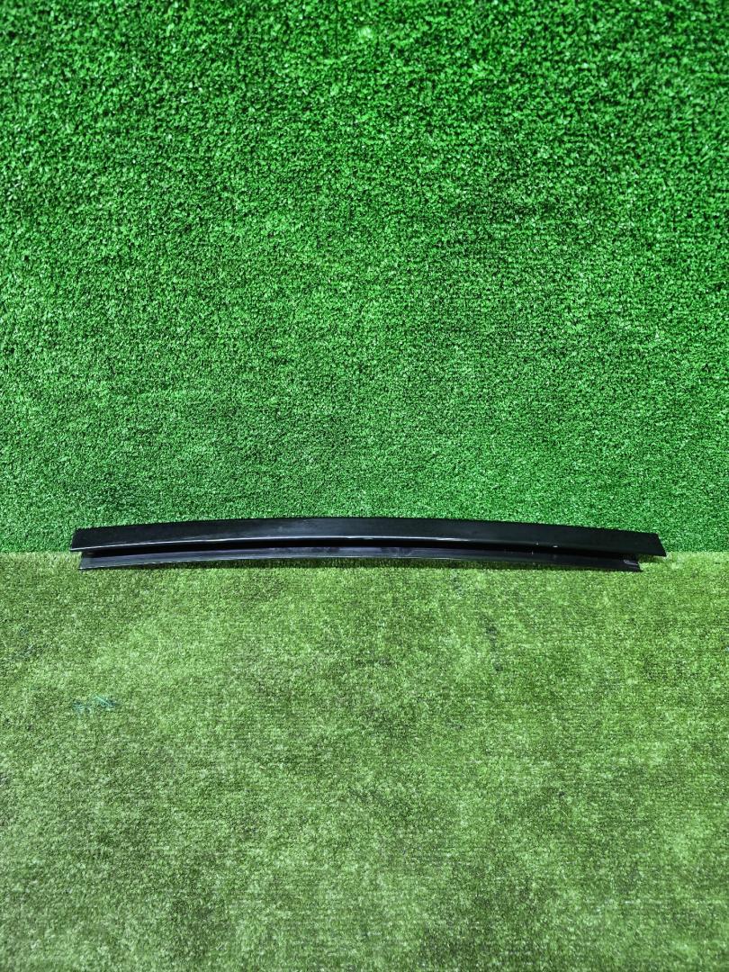 молдинг стекла BMW M3 G80/G81 G80 2021, 3.0 л., S58B30A, бензин, МКПП, 475, седан, задний привод, 7465142, 51437465142 - фото №1