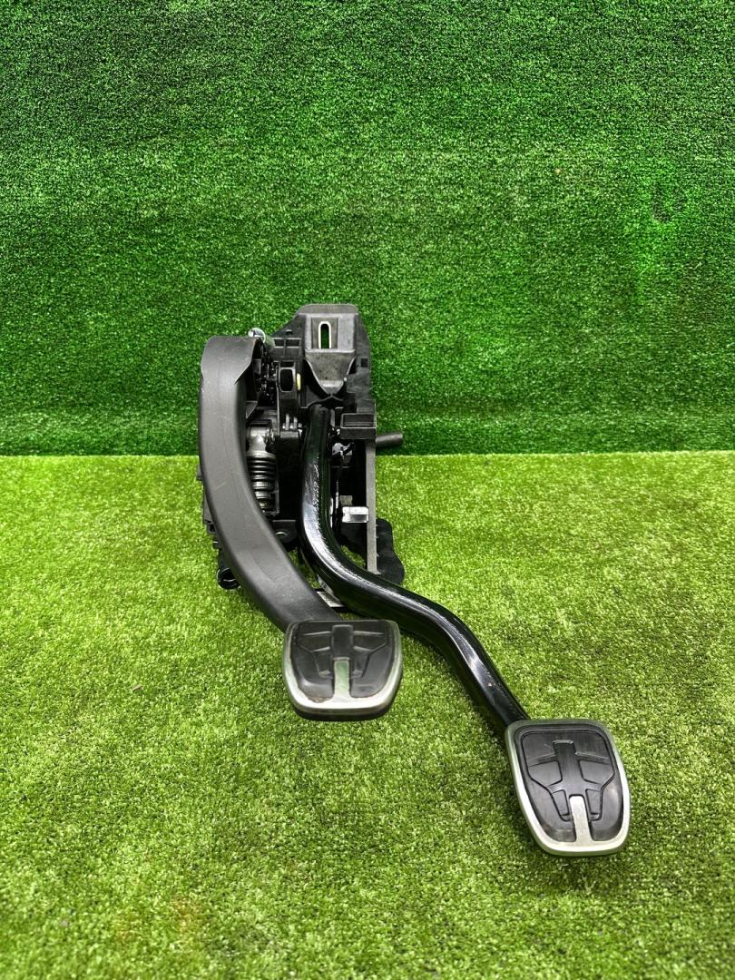 узел педальный (блок педалей) BMW M3 G80/G81 G80 2021, 3.0 л., S58B30A, бензин, МКПП, 475, седан, задний привод, 9504882, 35009504882 - фото №1