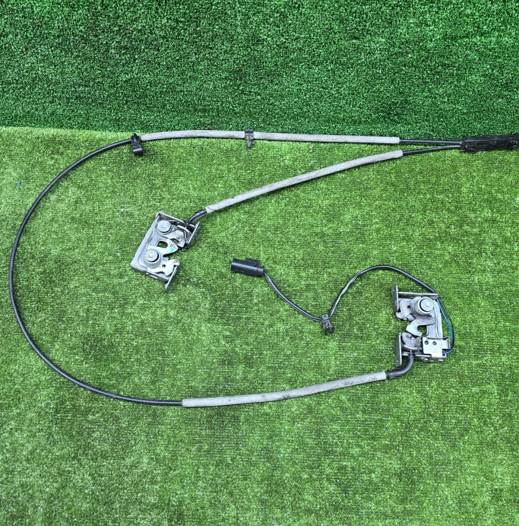 трос капота BMW X5 F15 2016, 4.4 л., N63 B44 A, бензин, АКПП, 475, внедорожник 5 дв., полный привод, 7308068, 7367536, 51237308068, 51237367536 - фото №1