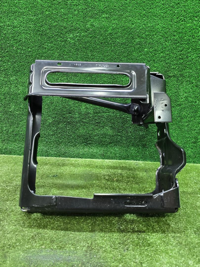 кронштейн радиатора BMW X6 G06 2023, 3.0 л., B57 D30 B, дизель, АКПП, 475, внедорожник 5 дв., полный привод, 7421884, 51117421884 - фото №1