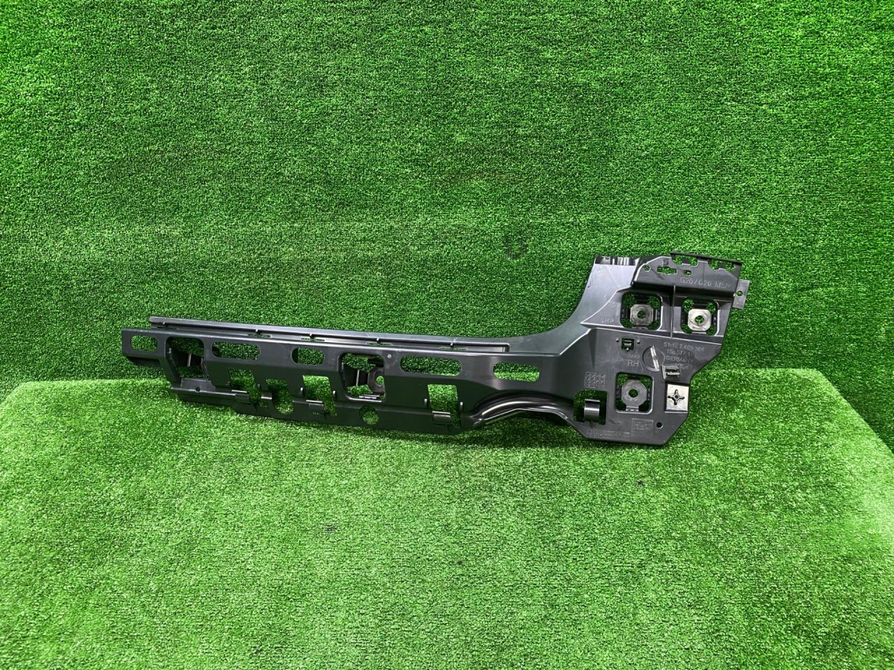 Крепление бампера заднего BMW 3 серия G20 2020, 3.0 л., B58B30, бензин, АКПП, black sapphire metallic (475), седан, полный привод, 7469364, 51127469364 - фото №1