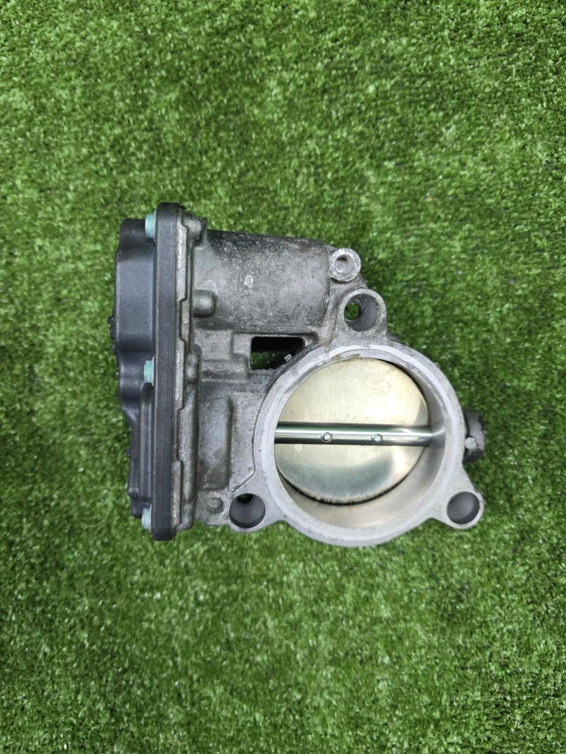 заслонка дроссельная BMW 5 серия G30/G31 G30 2018, 4.4 л., N63 B44 C, бензин, АКПП, carbonschwarz metallic (416), седан, 7619008, 13547619008 - фото №1