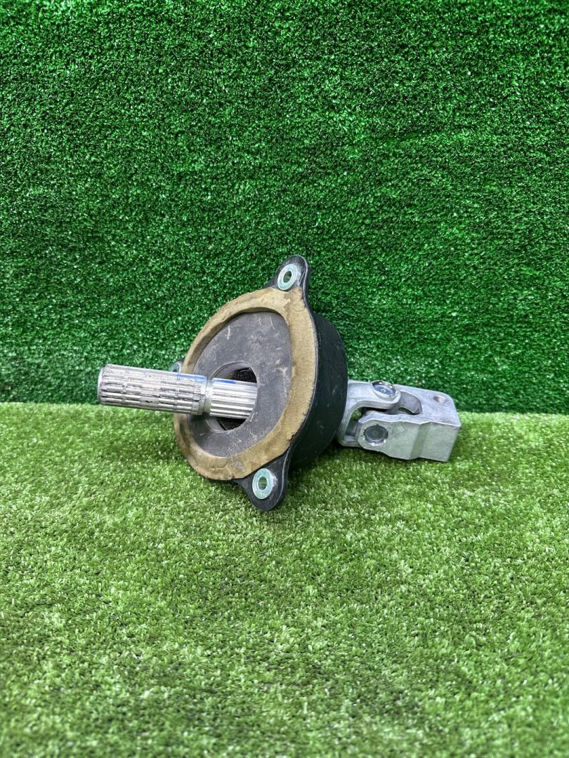 рулевой карданчик BMW 5 серия G30/G31 G30 2018, 4.4 л., N63 B44 C, бензин, АКПП, carbonschwarz metallic (416), седан, 6876190, 32306876190, 59687619003 - фото №1