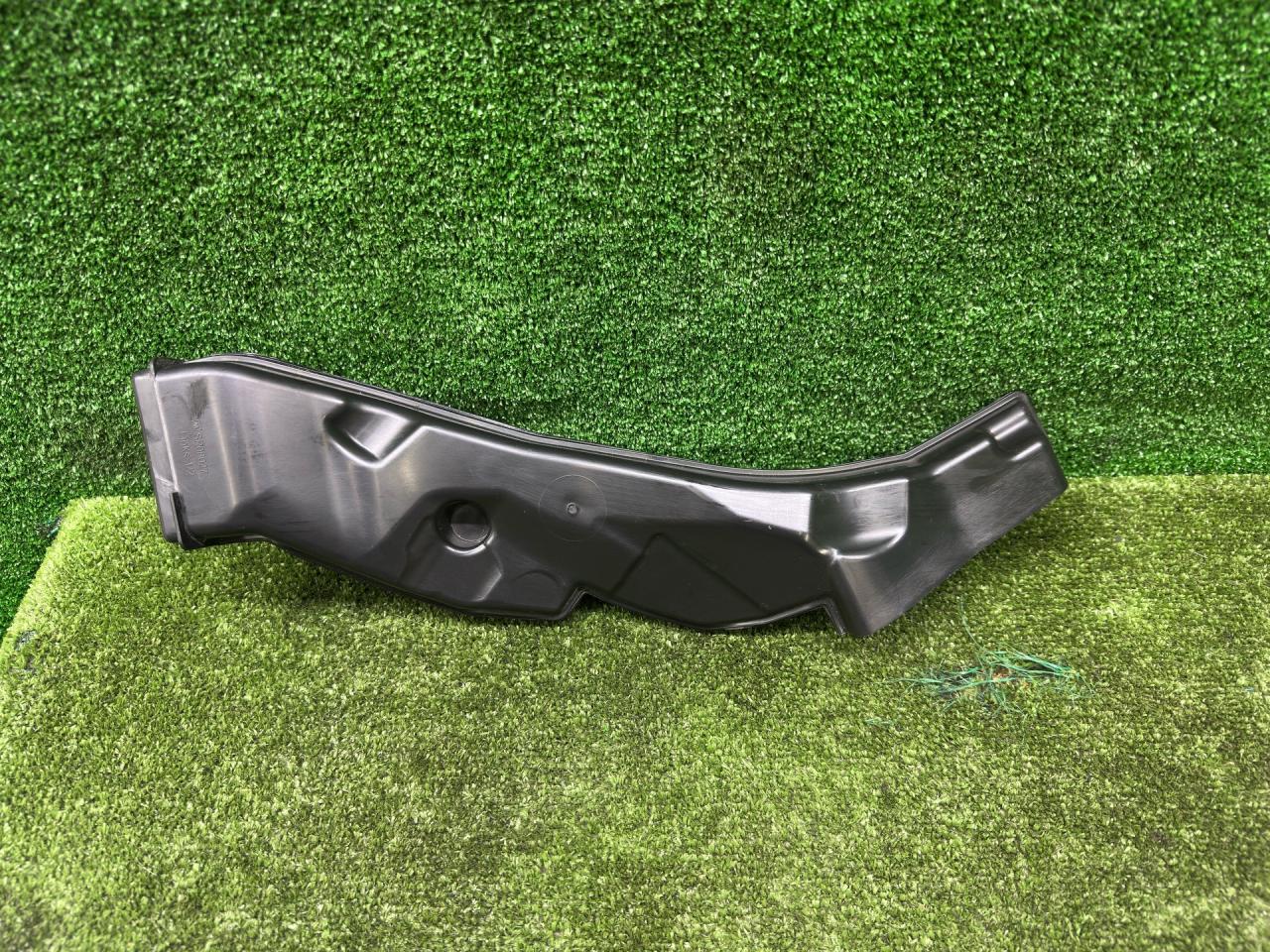 водосток капота BMW M3 G80/G81 G80 2023, 3.0 л., S58B30A, бензин, АКПП, c31, седан, полный привод, правый руль, 7449651, 7449651 - фото №1