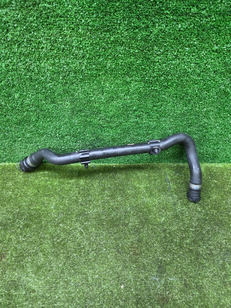 патрубок радиатора BMW X6 G06 [рестайлинг] G06 2023, 3.0 л., B58B30P, бензин, АКПП, carbonschwarz metallic (416), внедорожник 5 дв., полный привод, 5A3B038, 17125A3B038
