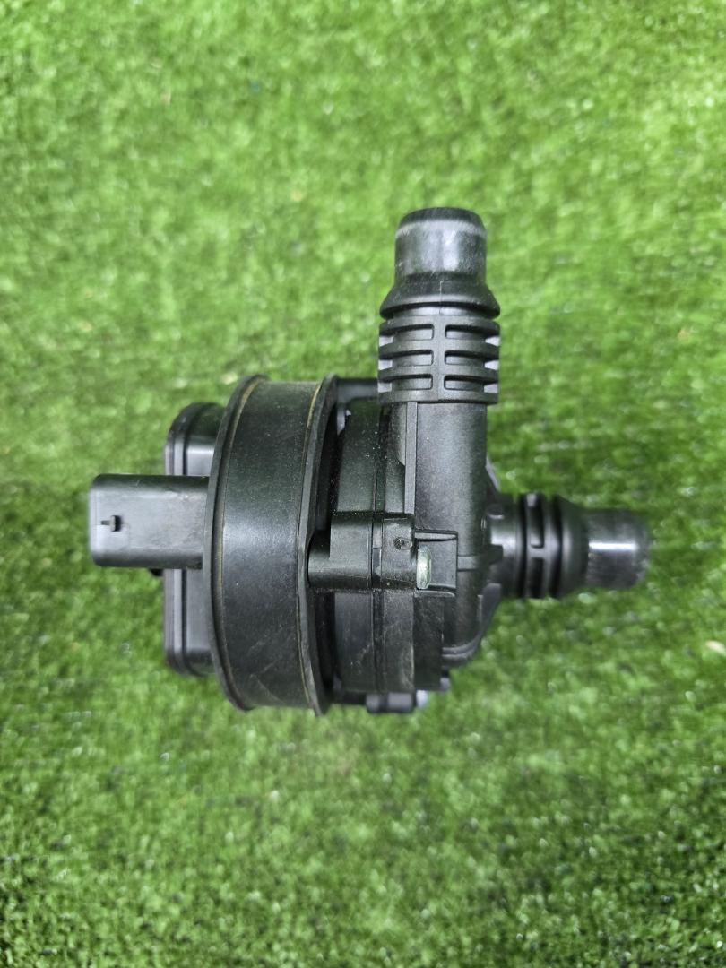 насос антифриза дополнительный BMW X4 M F98 2019, 3.0 л., S58B30A, бензин, АКПП, phytonicblau metallic (c1m), внедорожник 5 дв., 8651287, 11518651287 - фото №1