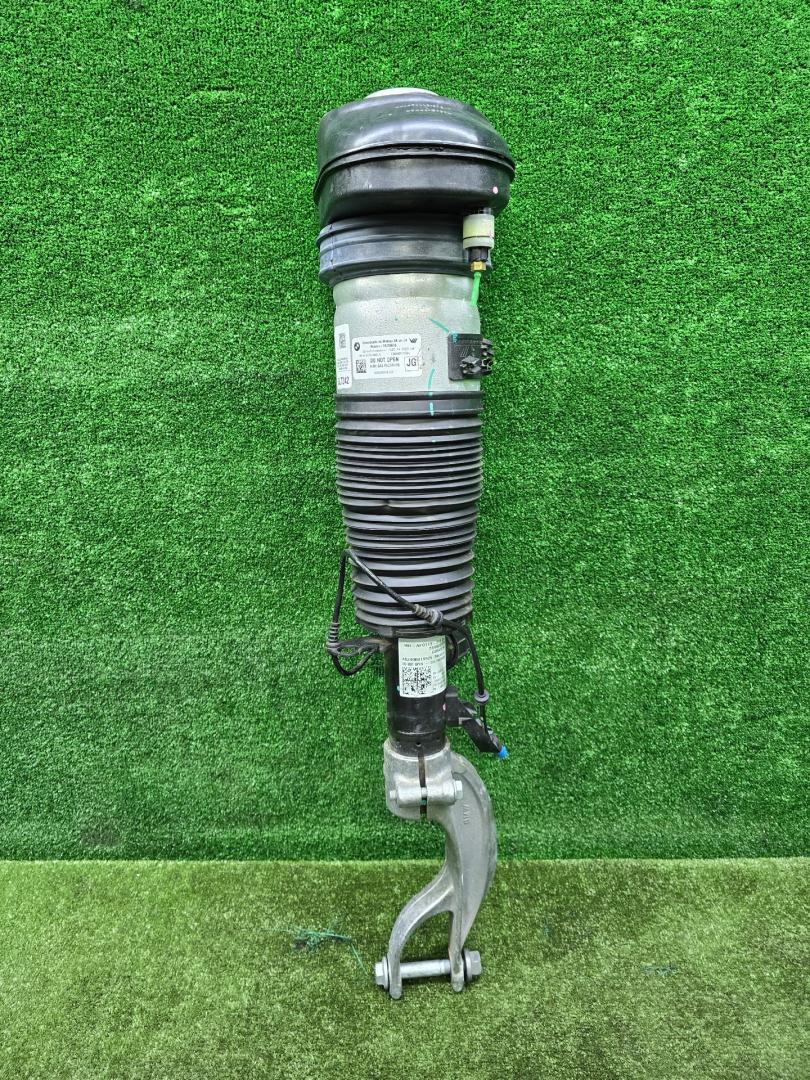 пневмостойка передняя BMW X6 G06 2023, 3.0 л., B57 D30 B, дизель, АКПП, 475, внедорожник 5 дв., полный привод, 6892425, 37106892425 - фото №1
