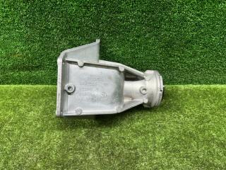 кронштейн полуоси BMW X7 G07 [рестайлинг] G07 2024, 3.0 л., B58B30P, бензин, АКПП, black sapphire metallic (475), внедорожник 5 дв., полный привод, правый руль, 8639383, 8639383