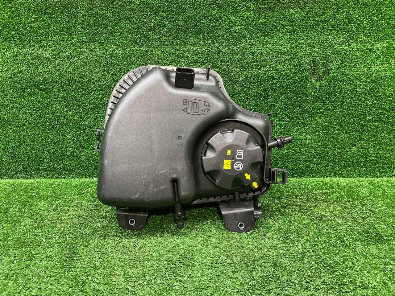 бачок расширительный BMW 8 серия G14/G15 G16 2020, 4.4 л., N63 B44 C, бензин, АКПП, mineralweiß metallic (a96), седан, 8607137, 17138607137 - фото №1