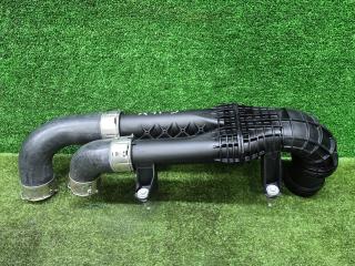 патрубок интеркулера BMW X3 M F97 2020, 3.0 л., S58B30A, бензин, а300, полный привод, правый руль, 8054842, 13718054842