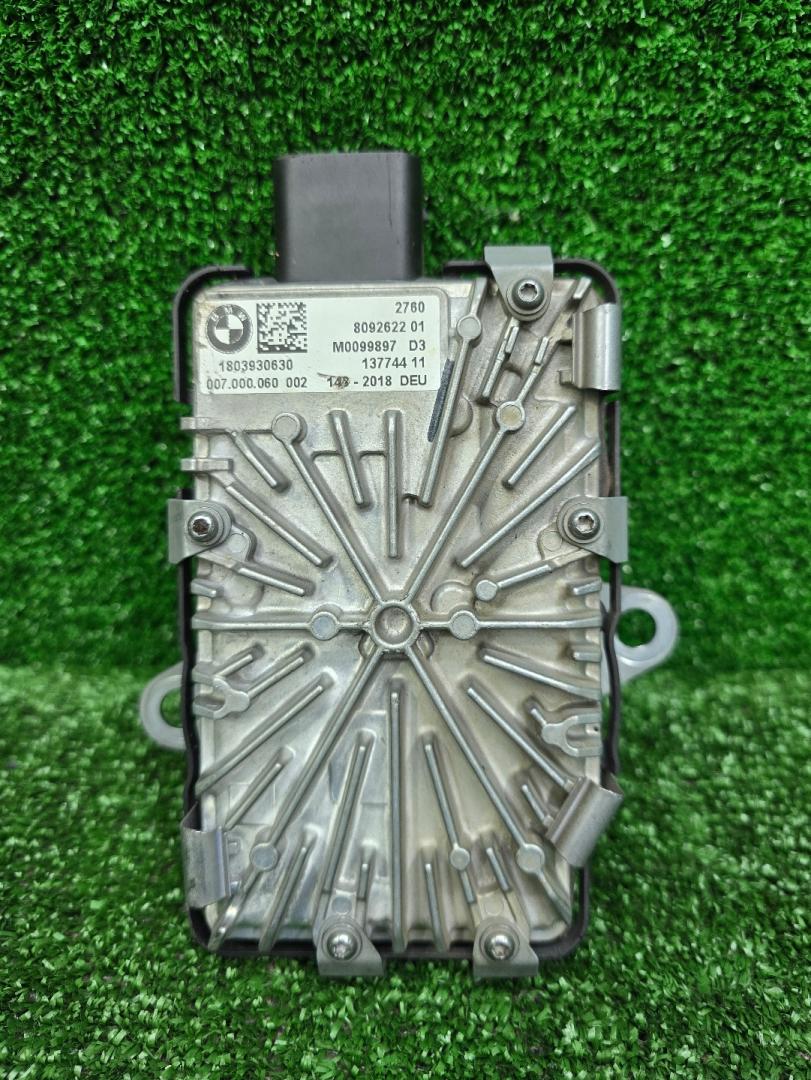 электромотор раздаточной коробки BMW M5 F90 2018, 4.4 л., S63 B44 B, бензин, седан, 8092622, 27608092622 - фото №1