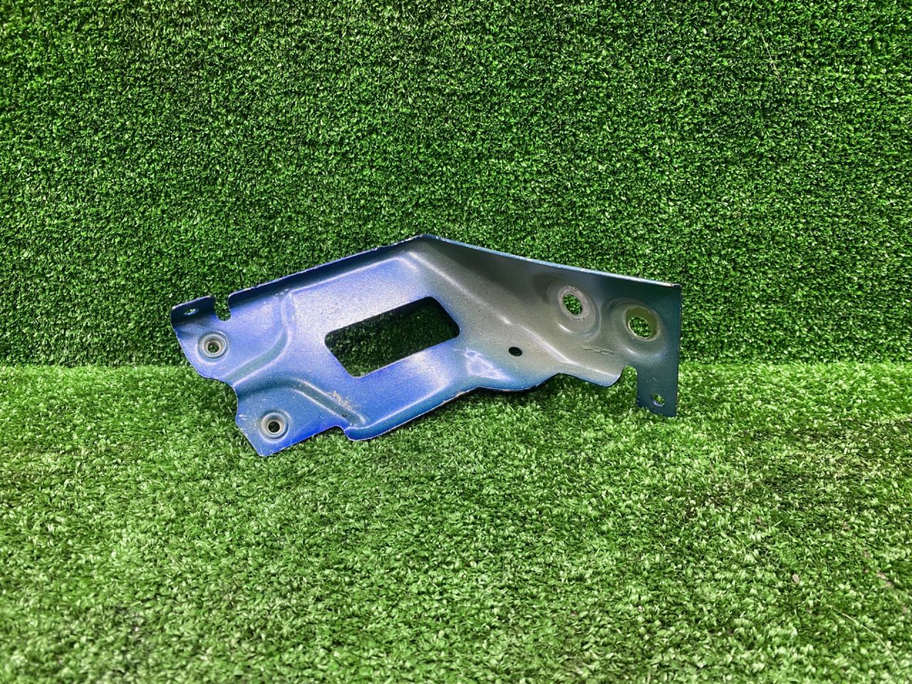 крепление ( кронштейн ) крыла BMW X6 M F96 2020, 4.4 л., S63 B44 B, бензин, АКПП, marina bay blau metallic (c1k), внедорожник 5 дв., 7472596, 41007492372 - фото №1