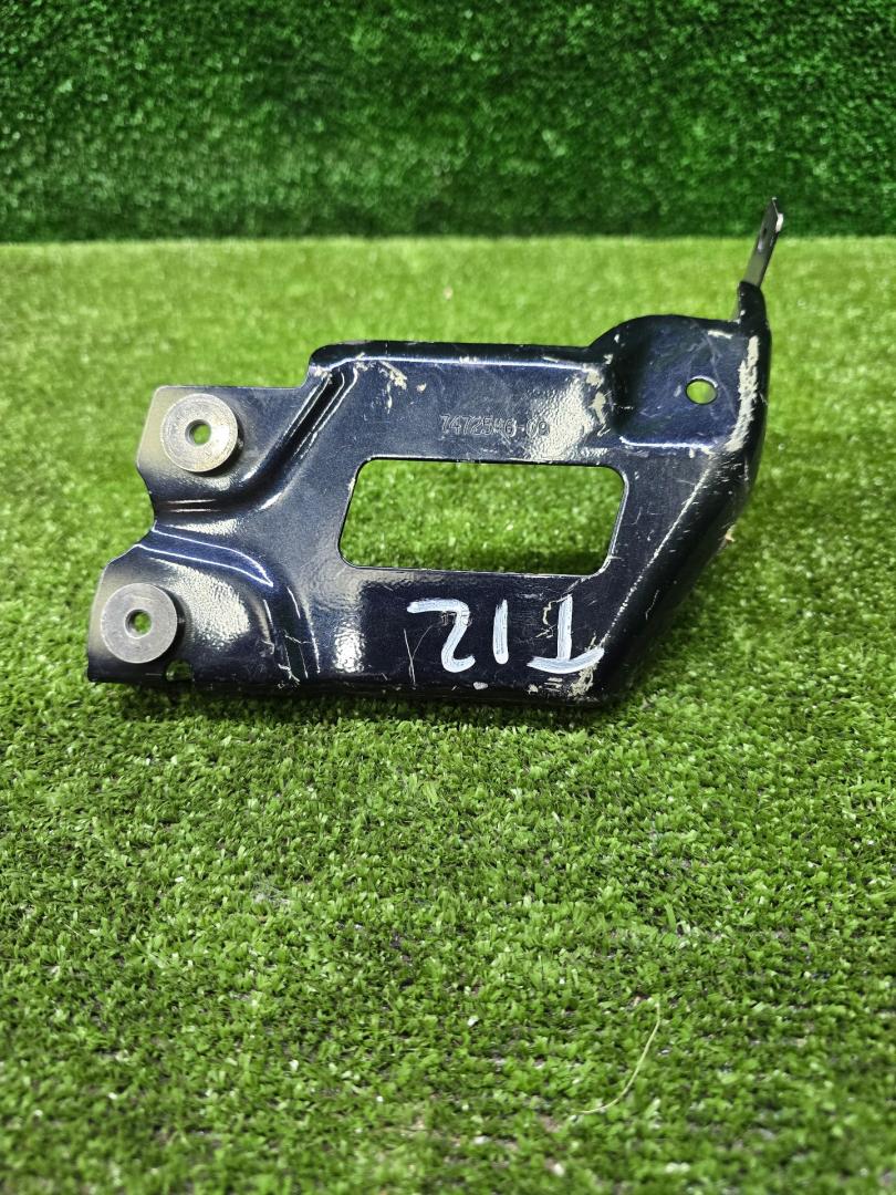 внутреннее крепление крыла правого BMW X5 G05 2022, 3.0 л., B58B30, бензин, АКПП, 416, внедорожник 5 дв., задний привод, 7472596, 7472596 - фото №1