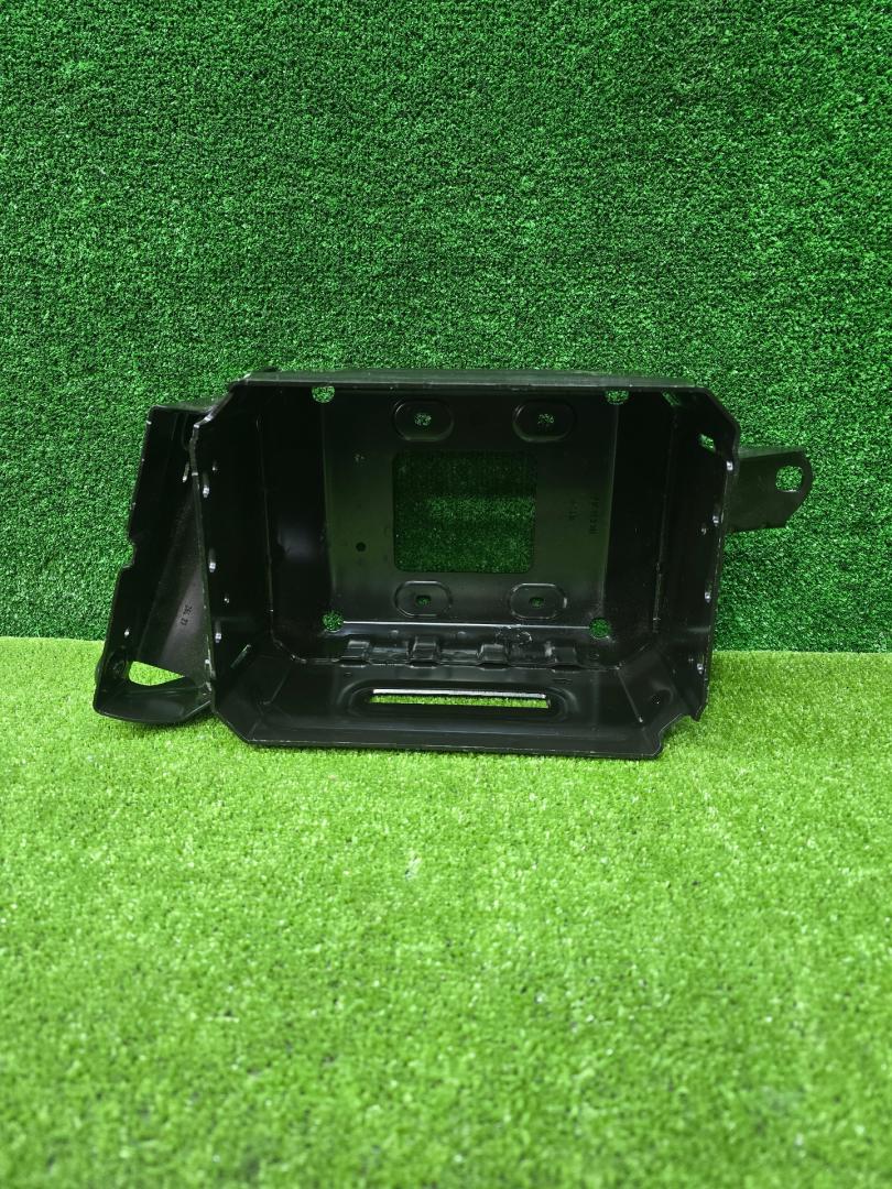 полка аккумулятора BMW X5 G05 [рестайлинг] G05 2023, 3.0 л., B58B30P, бензин, АКПП, a96, внедорожник 5 дв., полный привод, 8780794, 61218780794